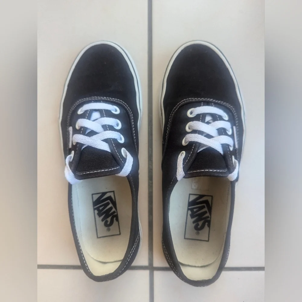 Kids | Vans | Authentic Black Classic - Kids 5Y - Picture 4 of 10